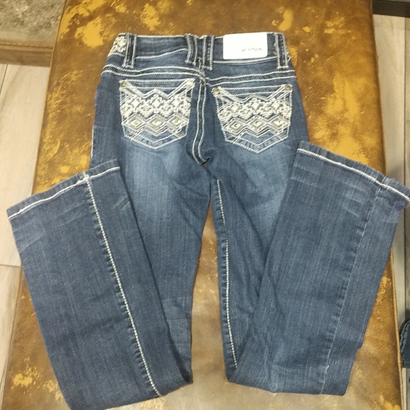 Jeans - Picture 2 of 3